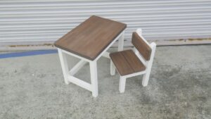 Compatibility of children and solid wood furniture - explanations from the characteristics of each tree species to the recommended natural protection paints for maintenance